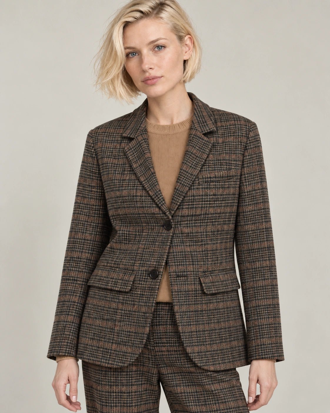 Giacca foderata marrone, dettaglio del capo - MADAME VENICE - FW26 - GAIA - QUADRO #Colore_Marrone