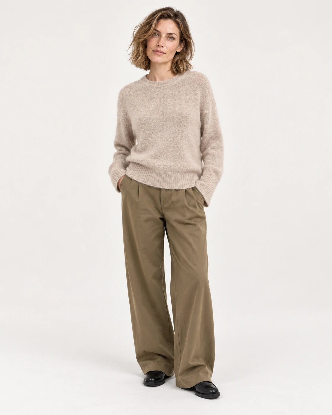 Girocollo sabbia, vista frontale - MADAME VENICE - FW25 - STEFANIA - SUMATRA #Colore_Sand