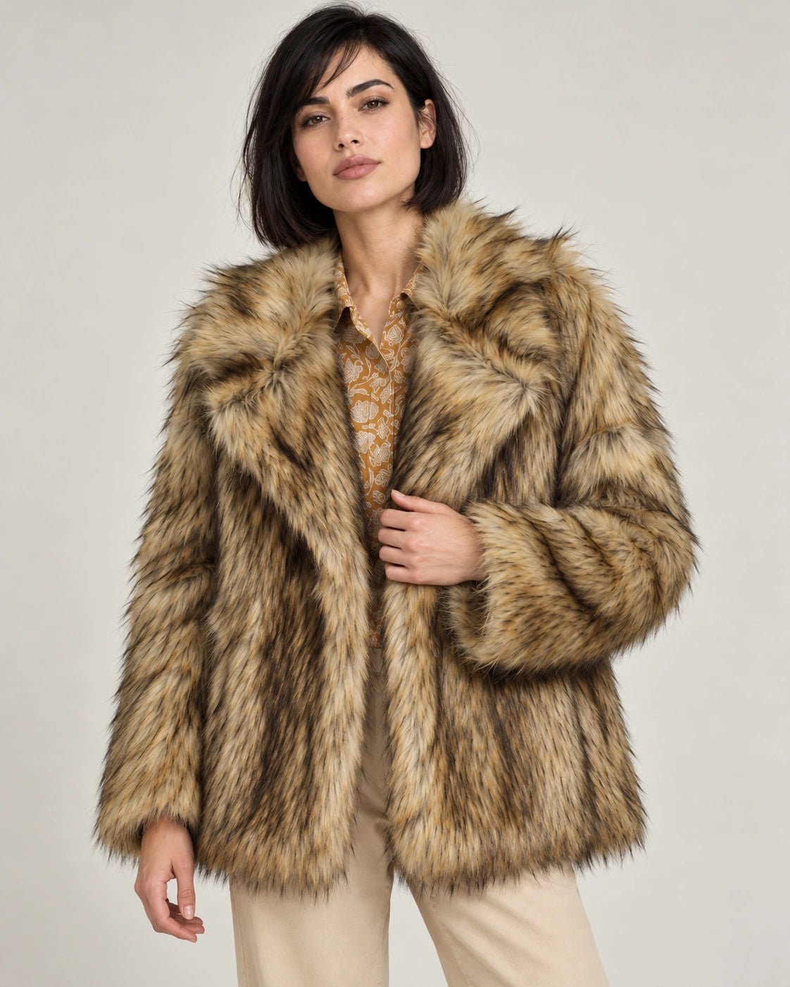 Giubbino pelliccia avana, dettaglio del capo - MADAME VENICE - FW26 - GEA - PELLICCIA #Colore_Avana