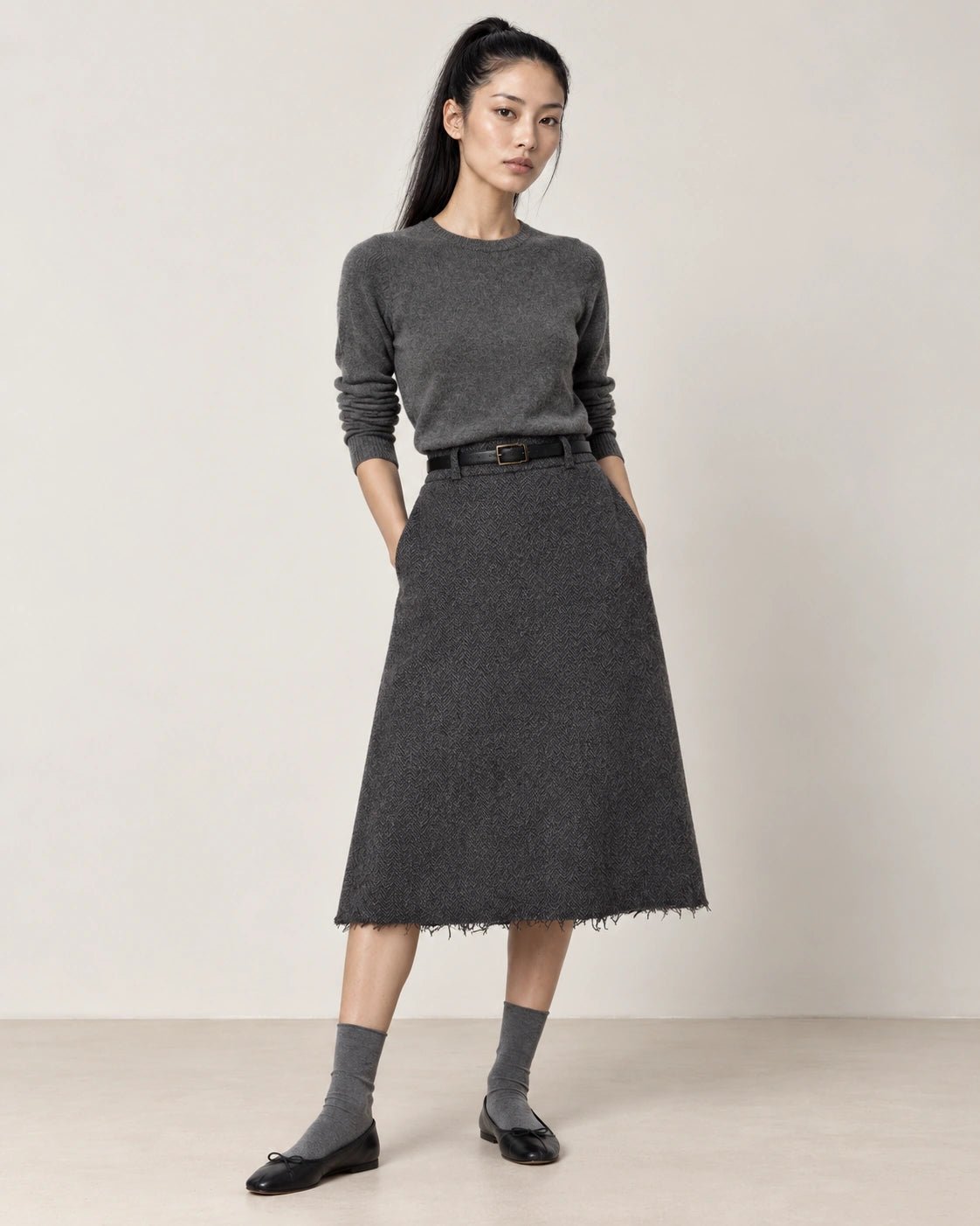 Gonna grigio scuro, vista frontale - MADAME VENICE - FW26 - NADA - SPINATO #Colore_Grigio Scuro