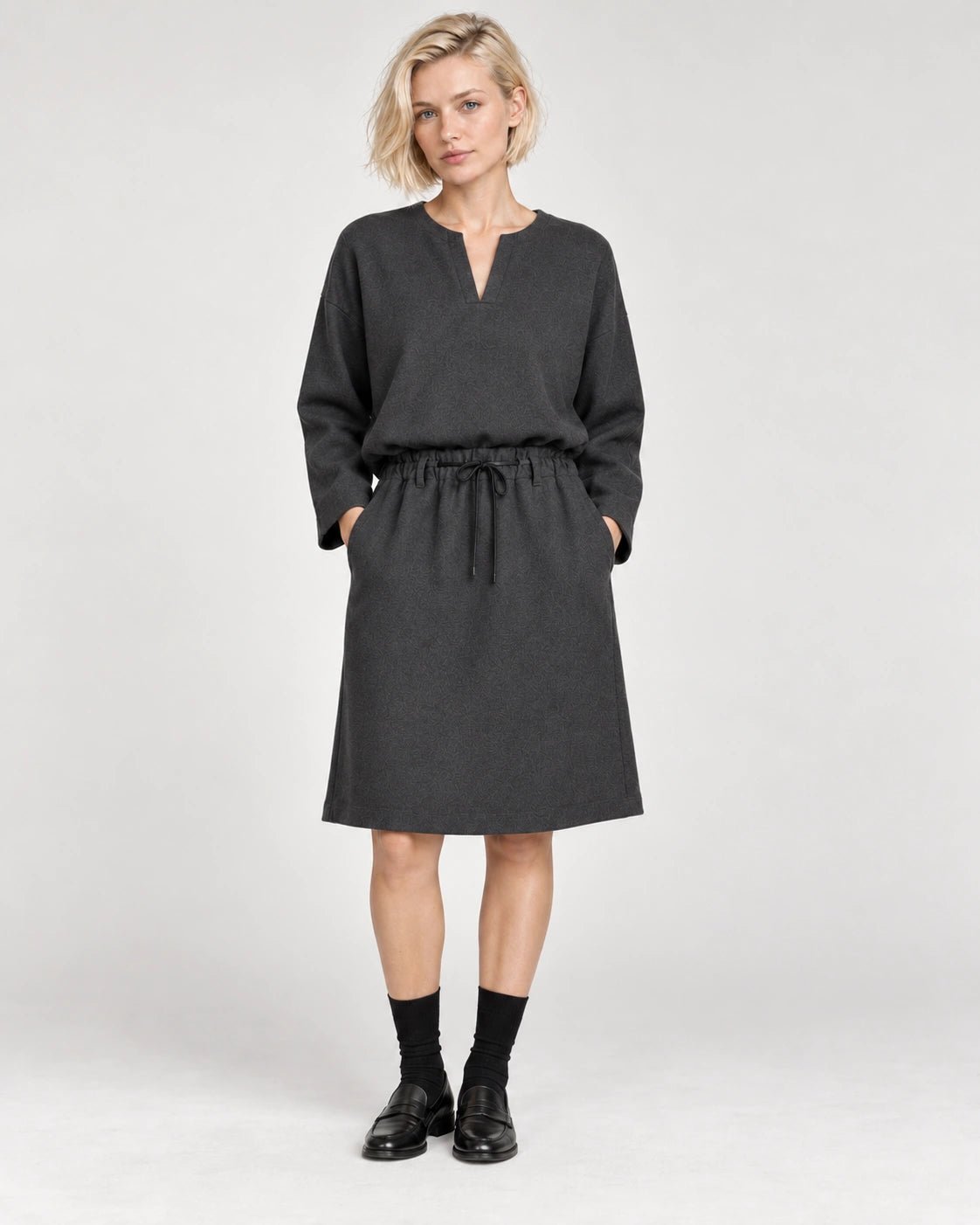 Gonna grigio scuro, vista frontale - MADAME VENICE - FW26 - NINA - LANA JESI #Colore_Grigio Scuro