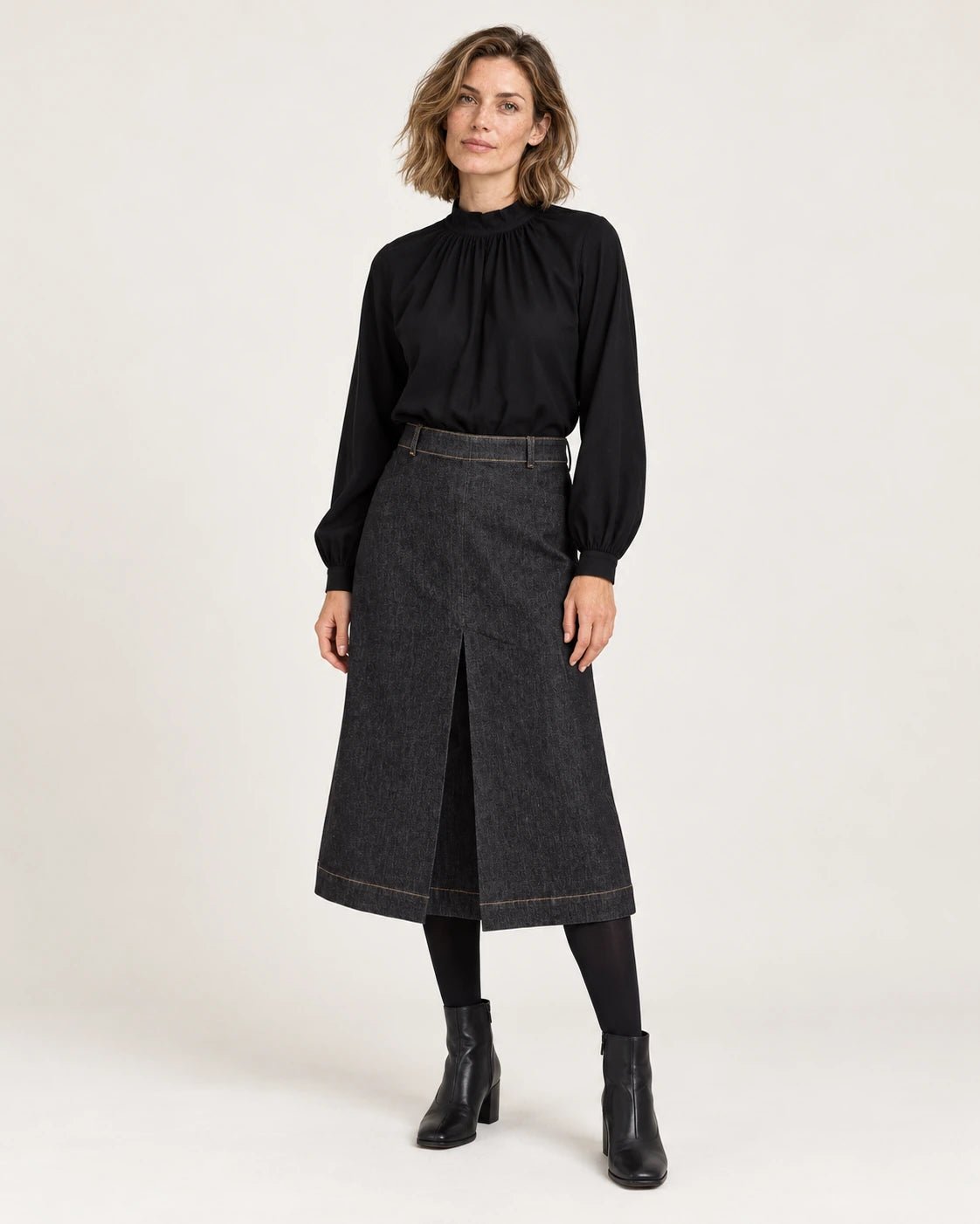 Gonna faldone nero rinse, vista frontale - MADAME VENICE - FW25 - NORA - DENIM #Colore_Black rinse