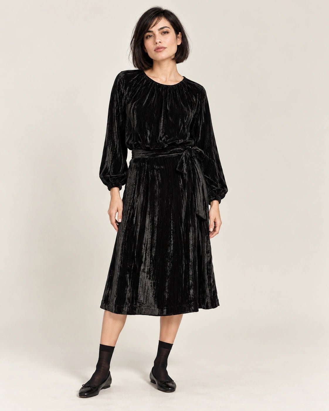 Gonna fusciacca nero, vista frontale - MADAME VENICE - FW26 - NERINA - PLISSE' #Colore_Nero