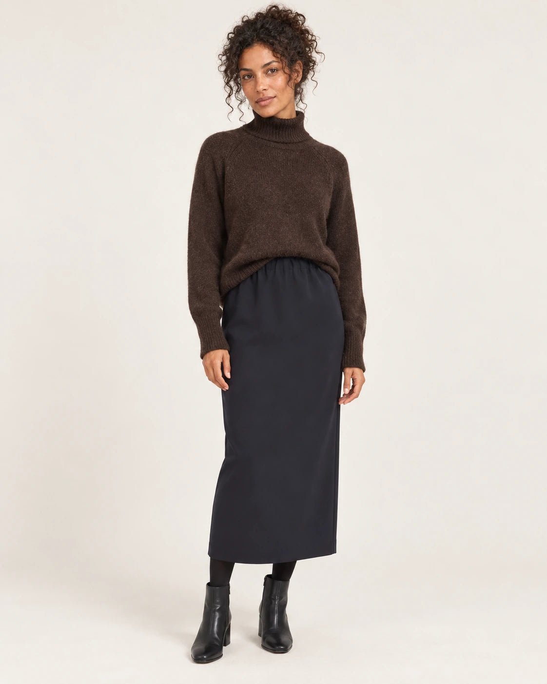 Gonna tubo blu, vista frontale - MADAME VENICE - FW25 - NAOMI - CREPE TECNICO #Colore_Blue