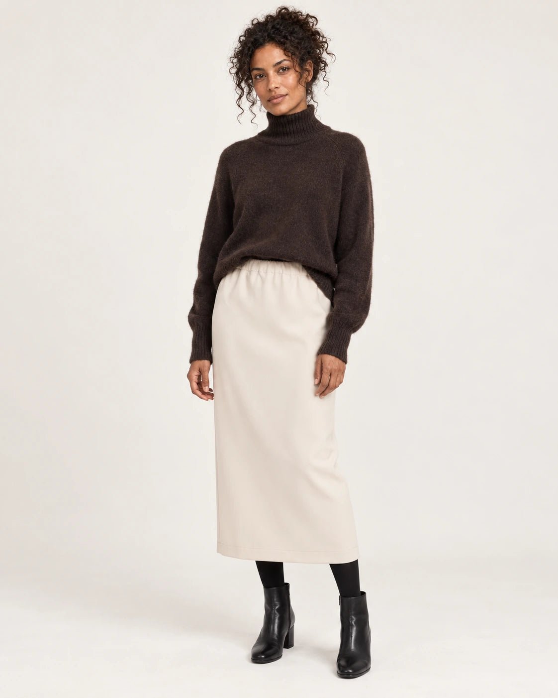 Gonna tubo naturale, vista frontale - MADAME VENICE - FW25 - NAOMI - CREPE TECNICO #Colore_Natural