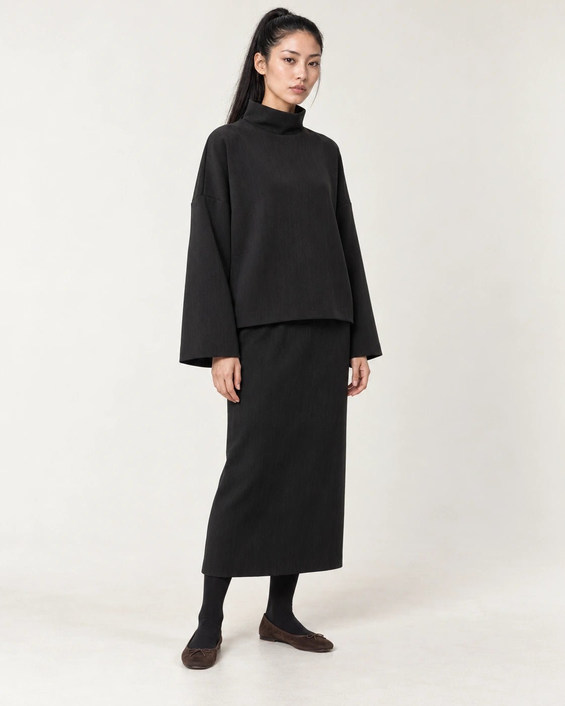 Maglia collo alto nero, vista frontale - MADAME VENICE - FW26 - MYREA - CREPE TECNICO #Colore_Nero