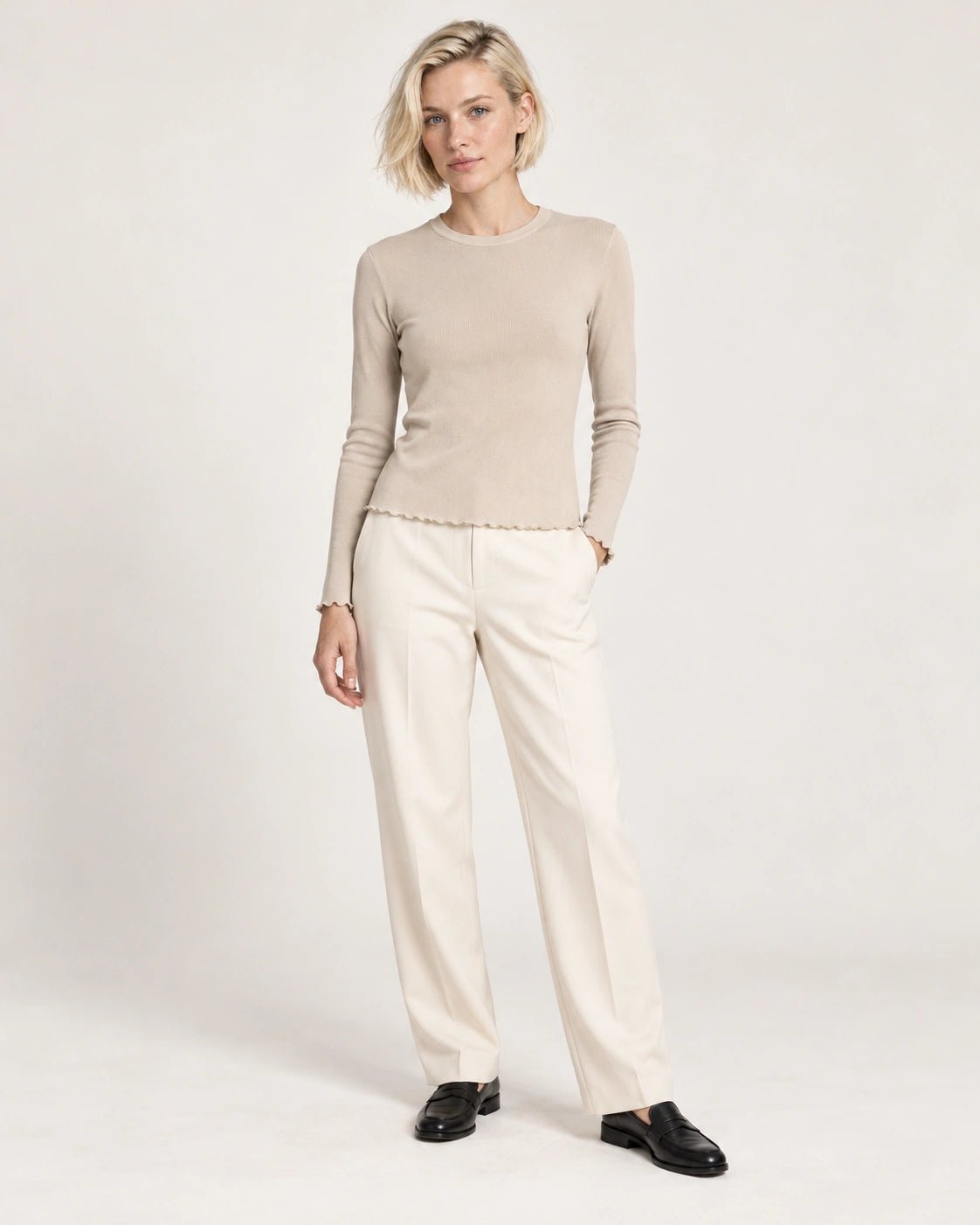 Maglia girocollo sabbia, vista frontale - MADAME VENICE - FW26 - MAURA - COSTINA #Colore_Sabbia
