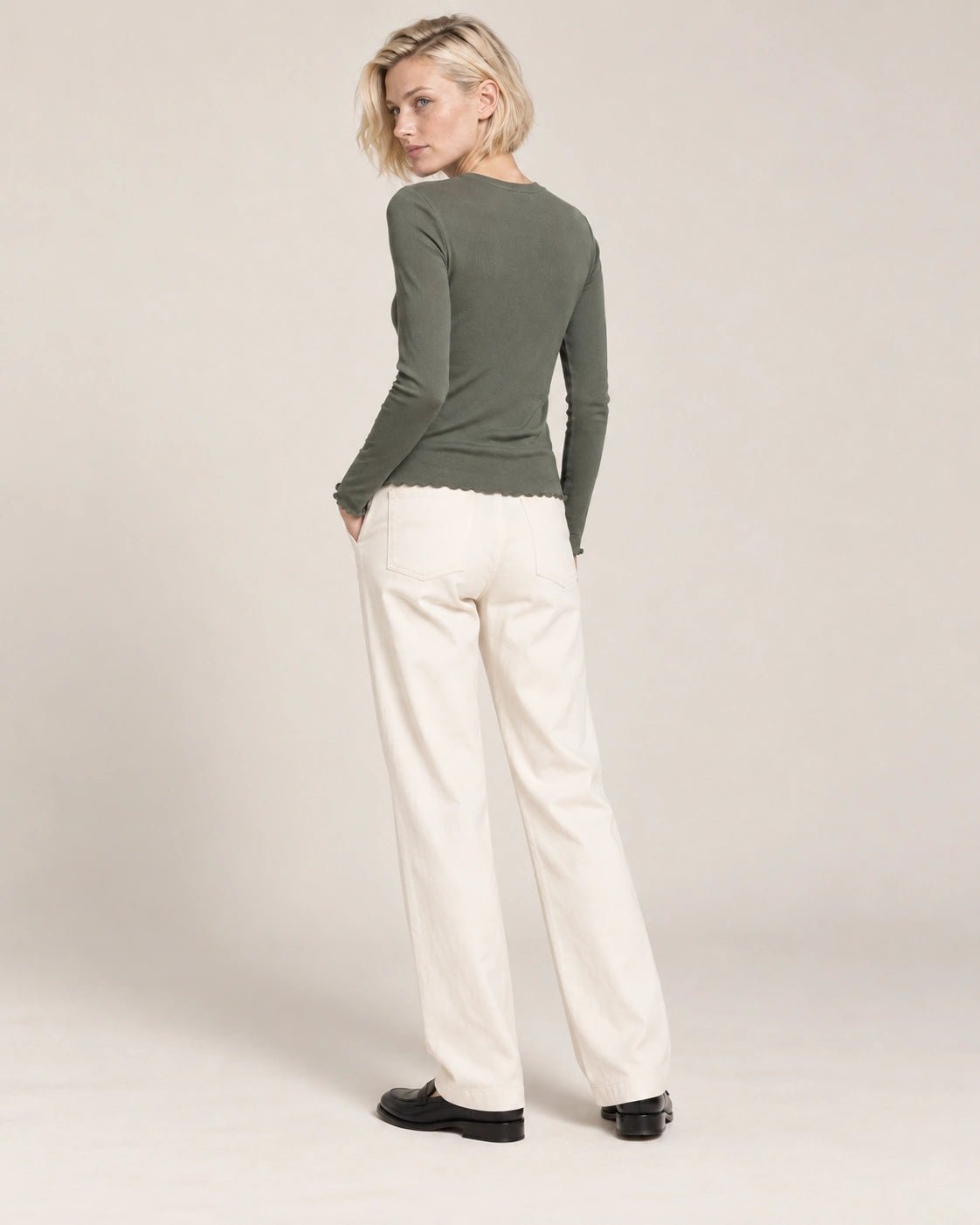 Maglia girocollo verde, vista posteriore - MADAME VENICE - FW26 - MAURA - COSTINA #Colore_Verde