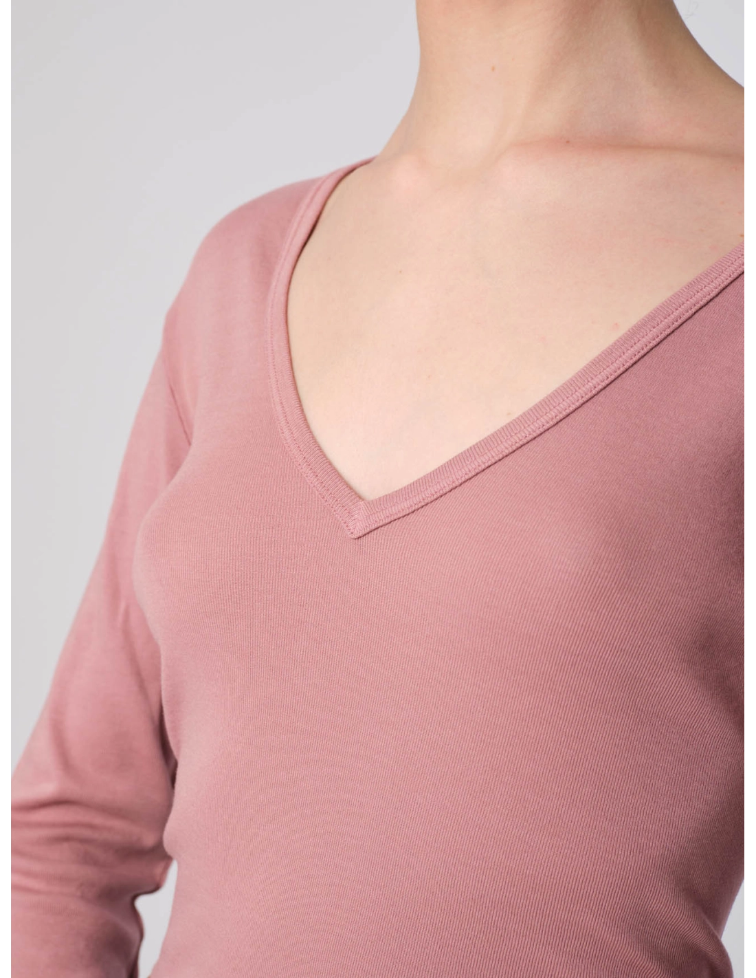 Maglia scollo v