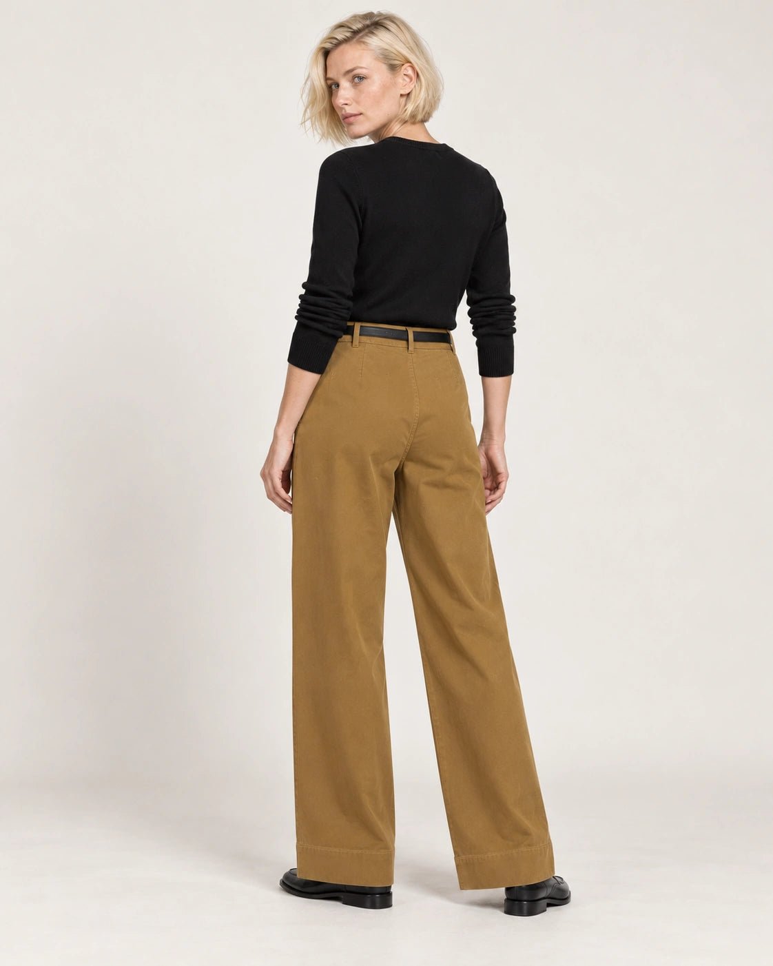 Panatlone palazzo senape, vista posteriore - MADAME VENICE - FW26 - PIX - GABARDINA #Colore_Senape