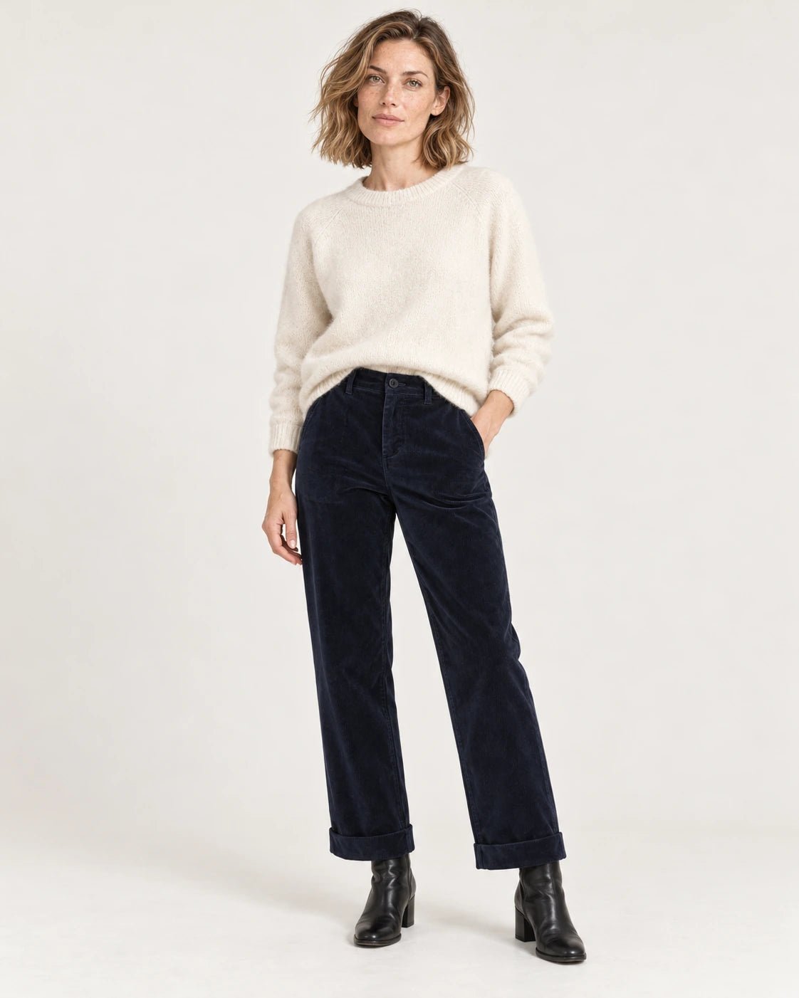 Pantalone con risvolto blu, vista frontale - MADAME VENICE - FW25 - PALMIRA - VELVET 2000 #Colore_Blue
