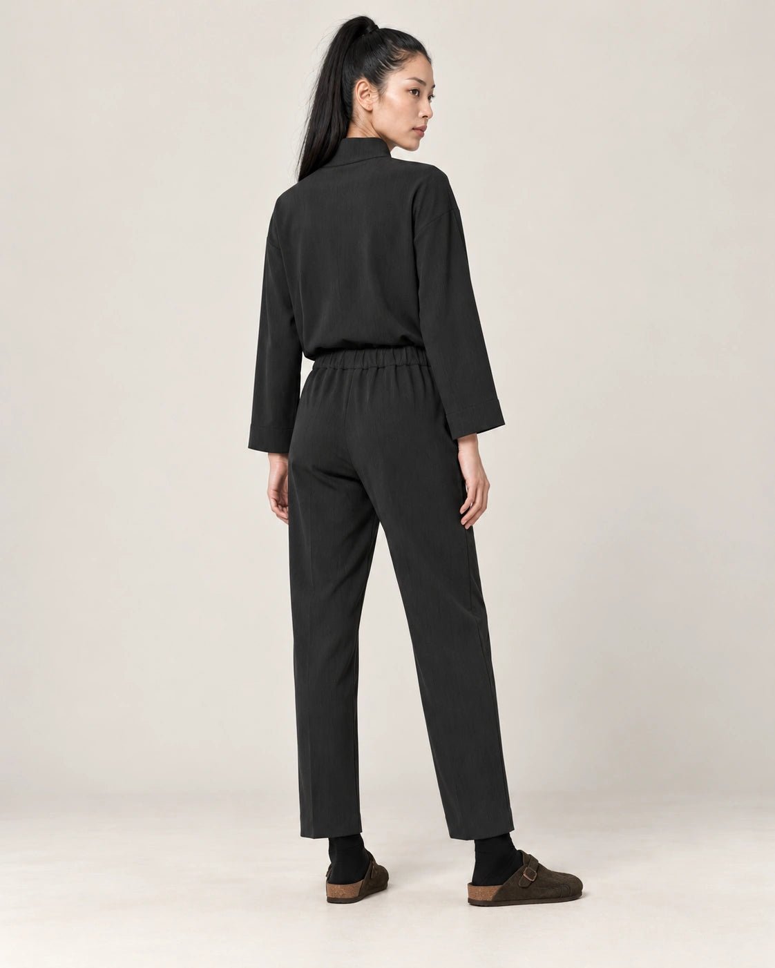 Pantalone dritto nero, vista posteriore - MADAME VENICE - FW26 - PIPA - CREPE TECNICO #Colore_Nero