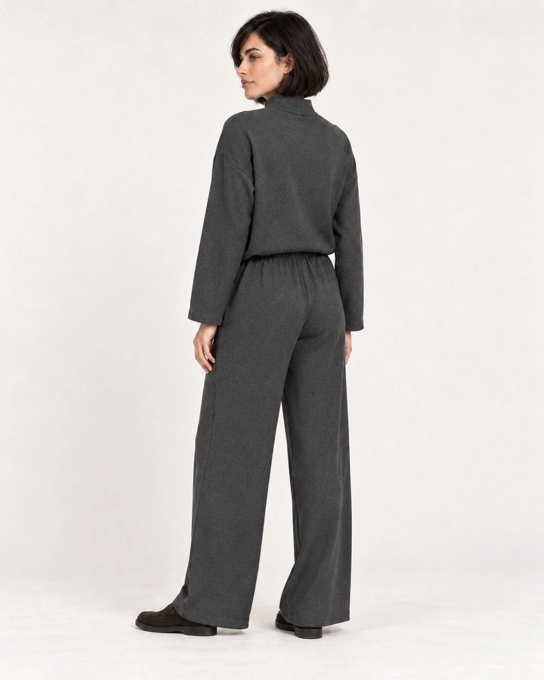 Pantalone elastico grigio scuro, vista posteriore - MADAME VENICE - FW26 - PAMELA - LANA JESI #Colore_Grigio Scuro