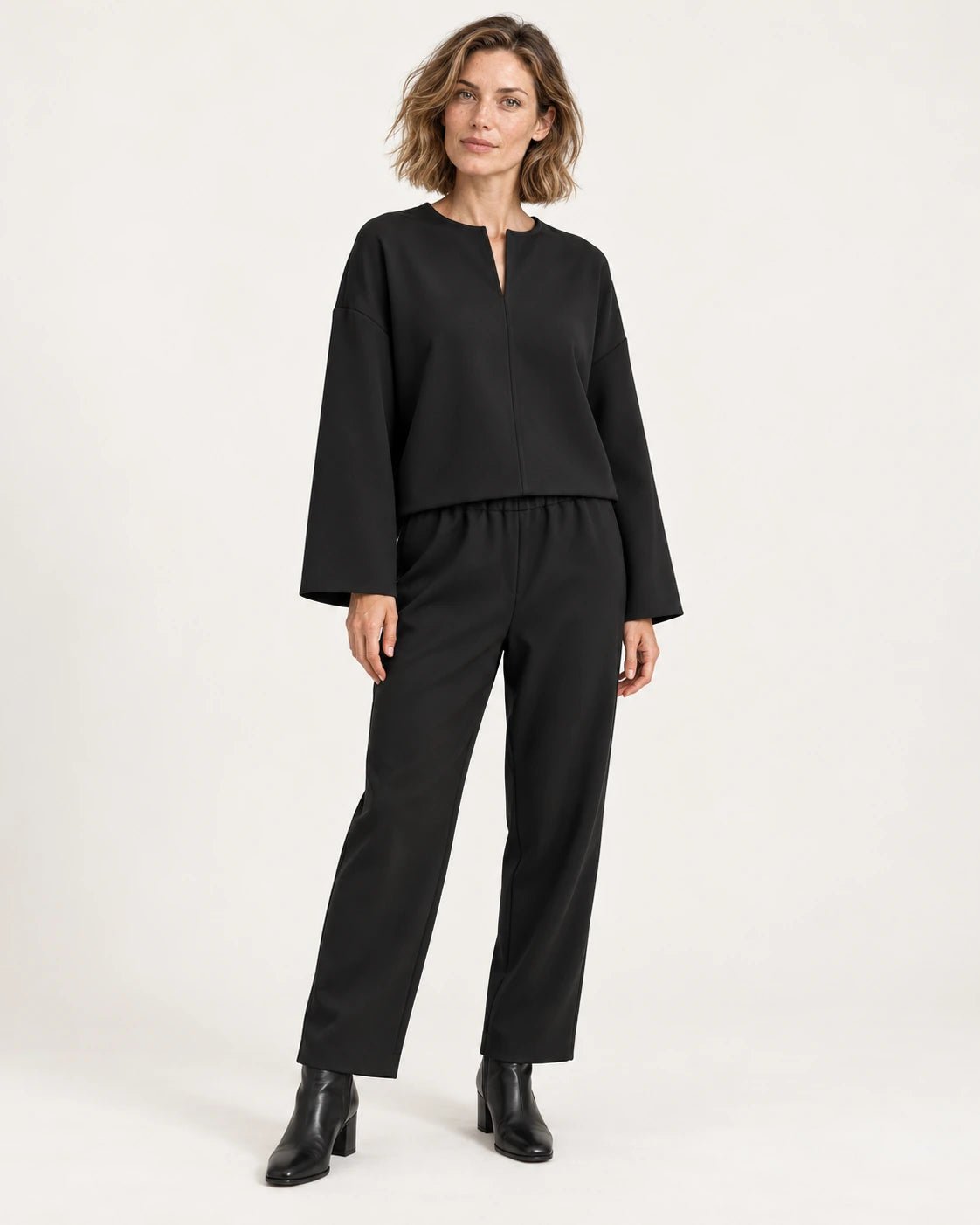 Pantalone elastico nero, vista frontale - MADAME VENICE - FW25 - PIPA - CREPE TECNICO #Colore_Black