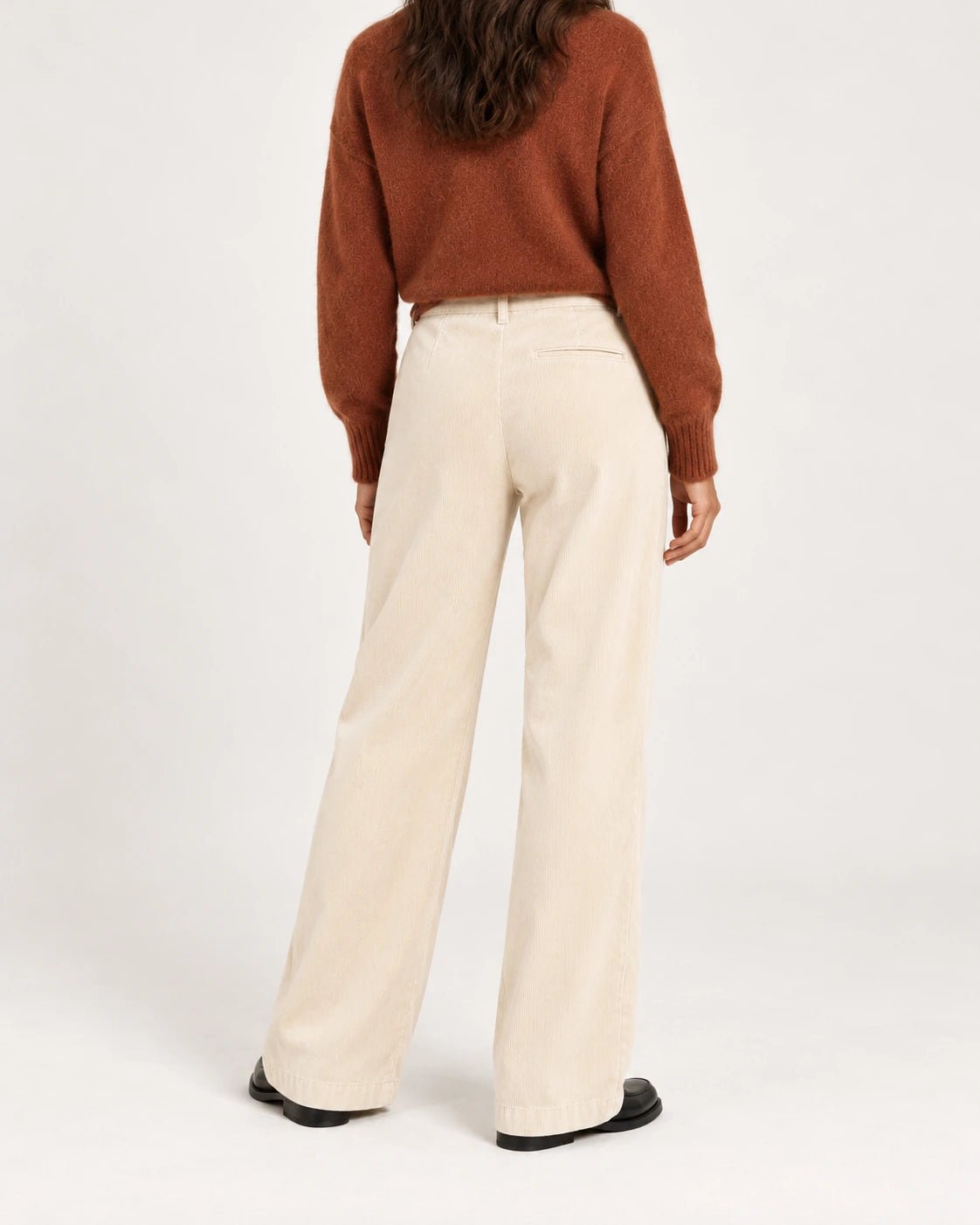 Pantalone palazzo naturale, vista posteriore - MADAME VENICE - FW25 - PIA - VELVET 2000 #Colore_Natural