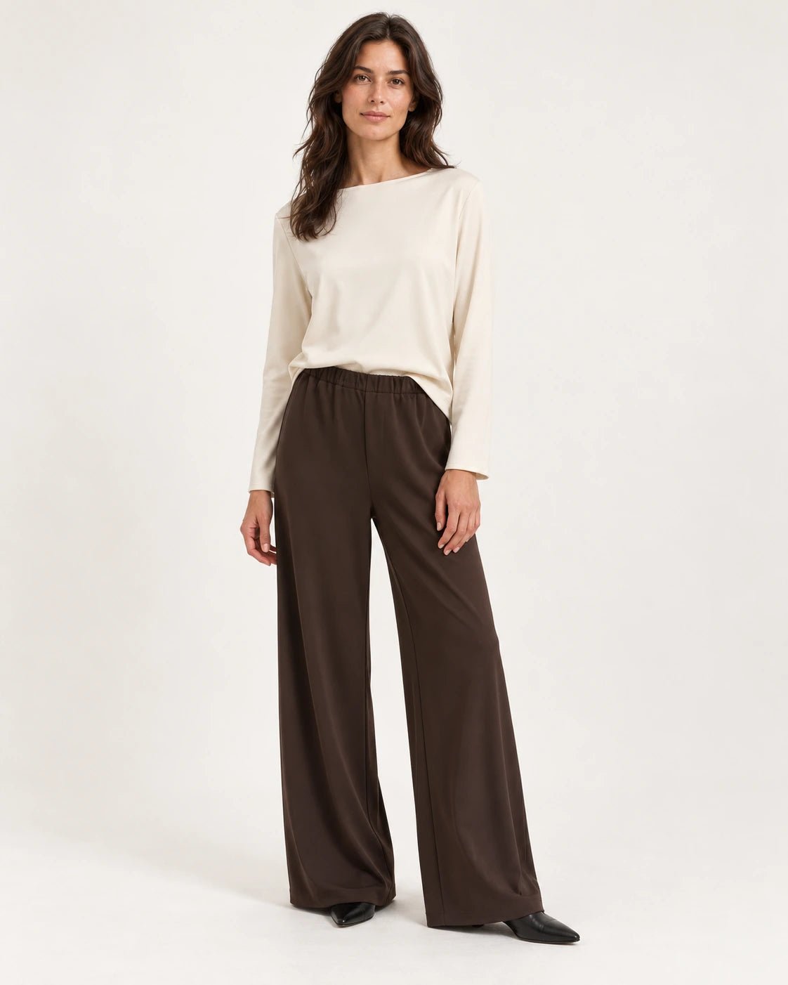 Pantalone palazzo marrone, vista frontale - MADAME VENICE - FW25 - PEONIA - JERSEY TECNICO #Colore_Brown