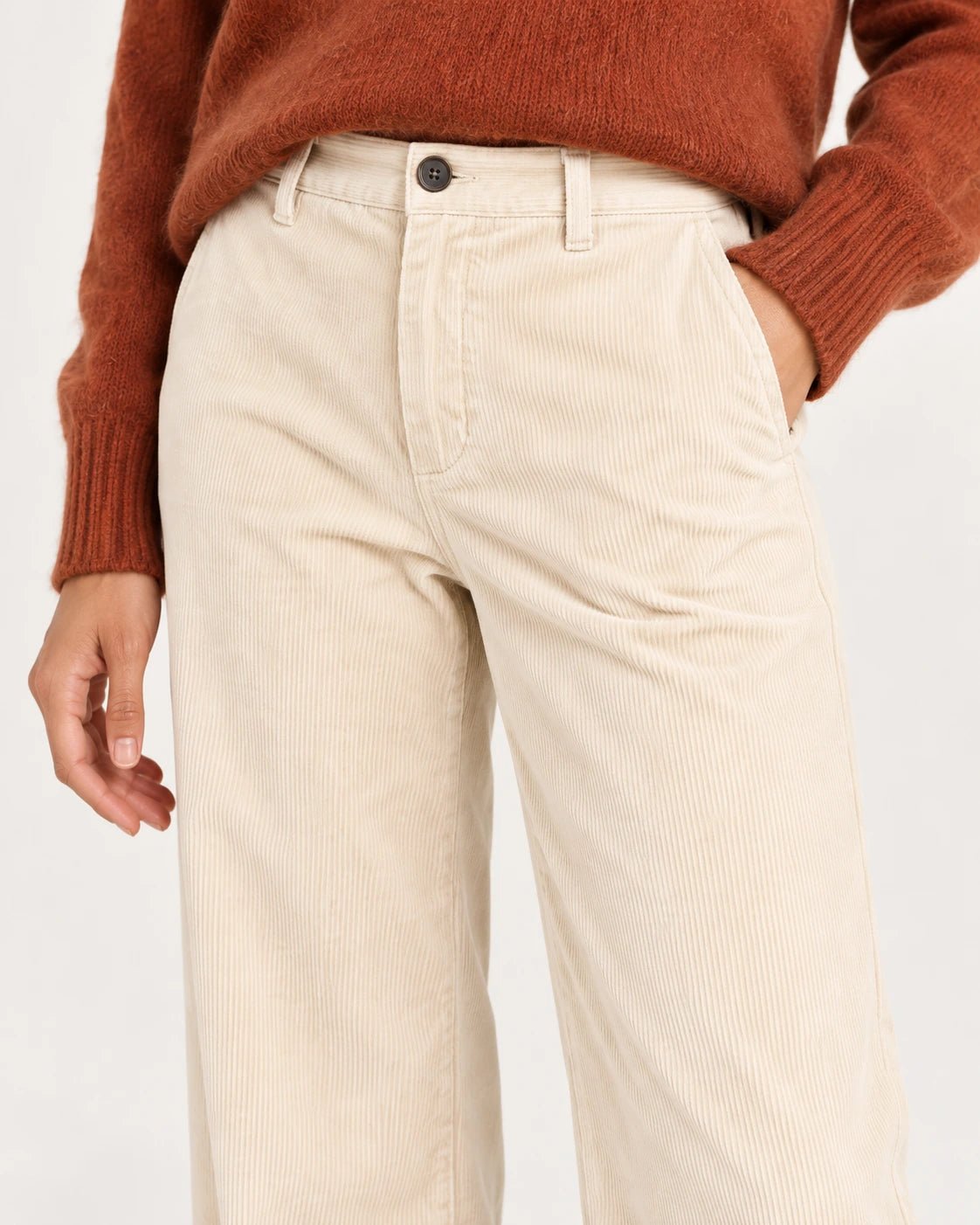 Pantalone palazzo naturale, dettaglio della tasca e del velluto - MADAME VENICE - FW25 - PIA - VELVET 2000 #Colore_Natural