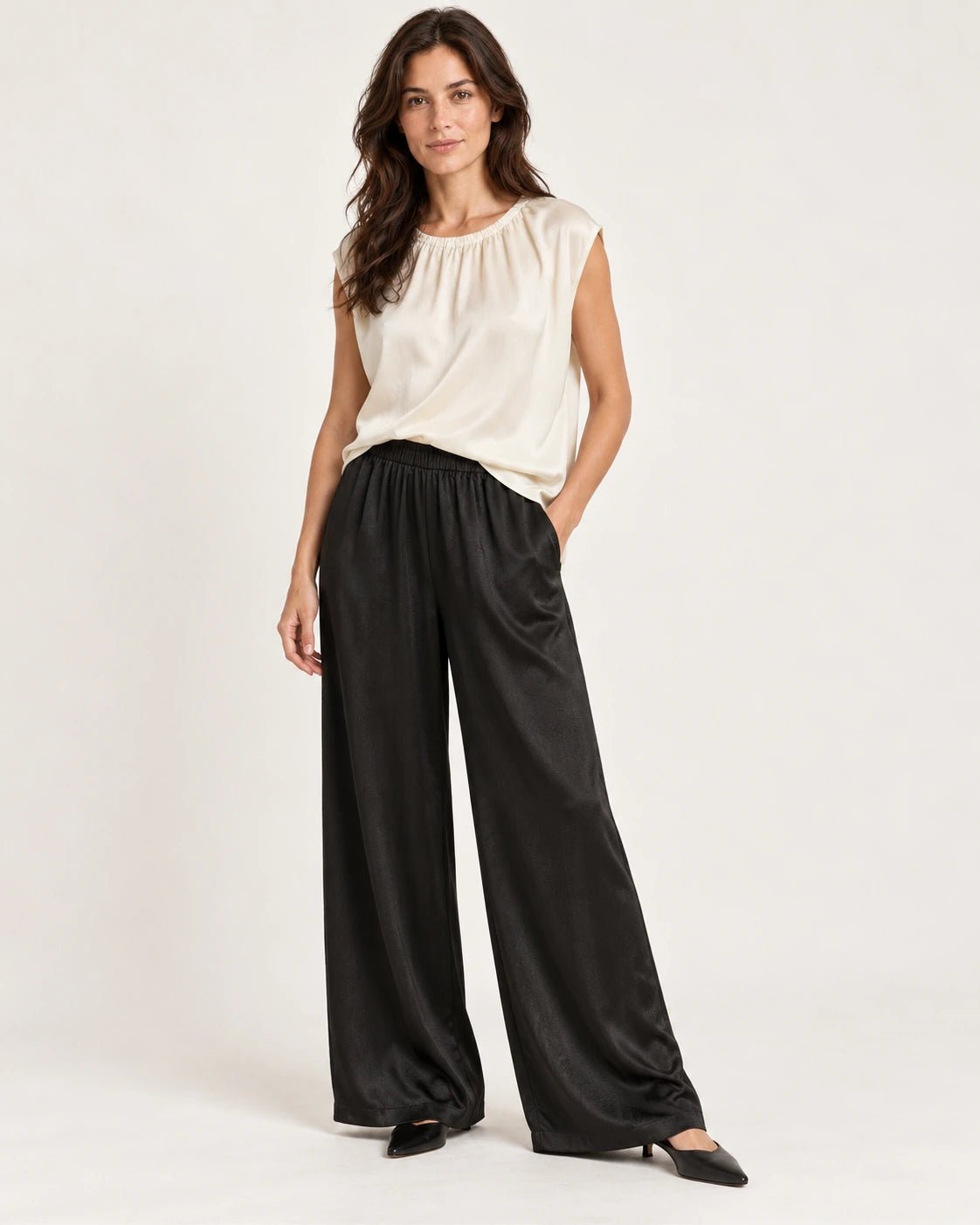 Pantalone palazzo nero, vista frontale - MADAME VENICE - FW25 - PIERINA - RASO #Colore_Black