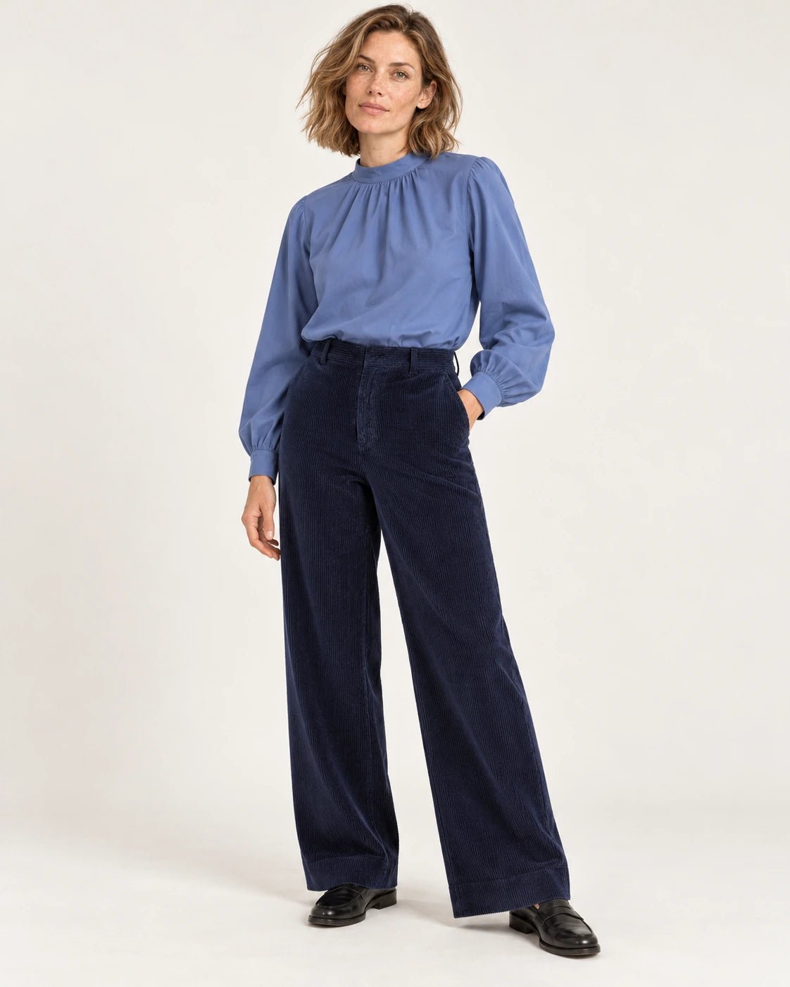 Pantalone palazzo blu, vista frontale - MADAME VENICE - FW25 - PRISCILLA - VELVET SWEET #Colore_Blue