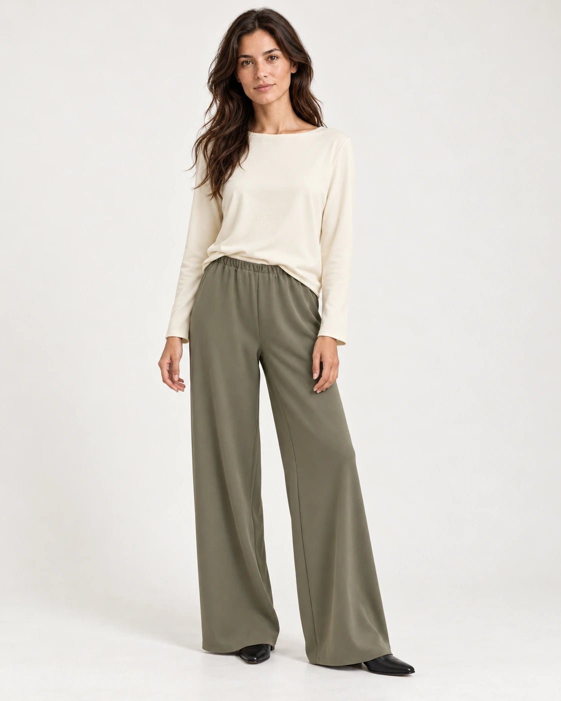 Pantalone palazzo verde oliva, vista frontale - MADAME VENICE - FW25 - PEONIA - JERSEY TECNICO #Colore_Olive