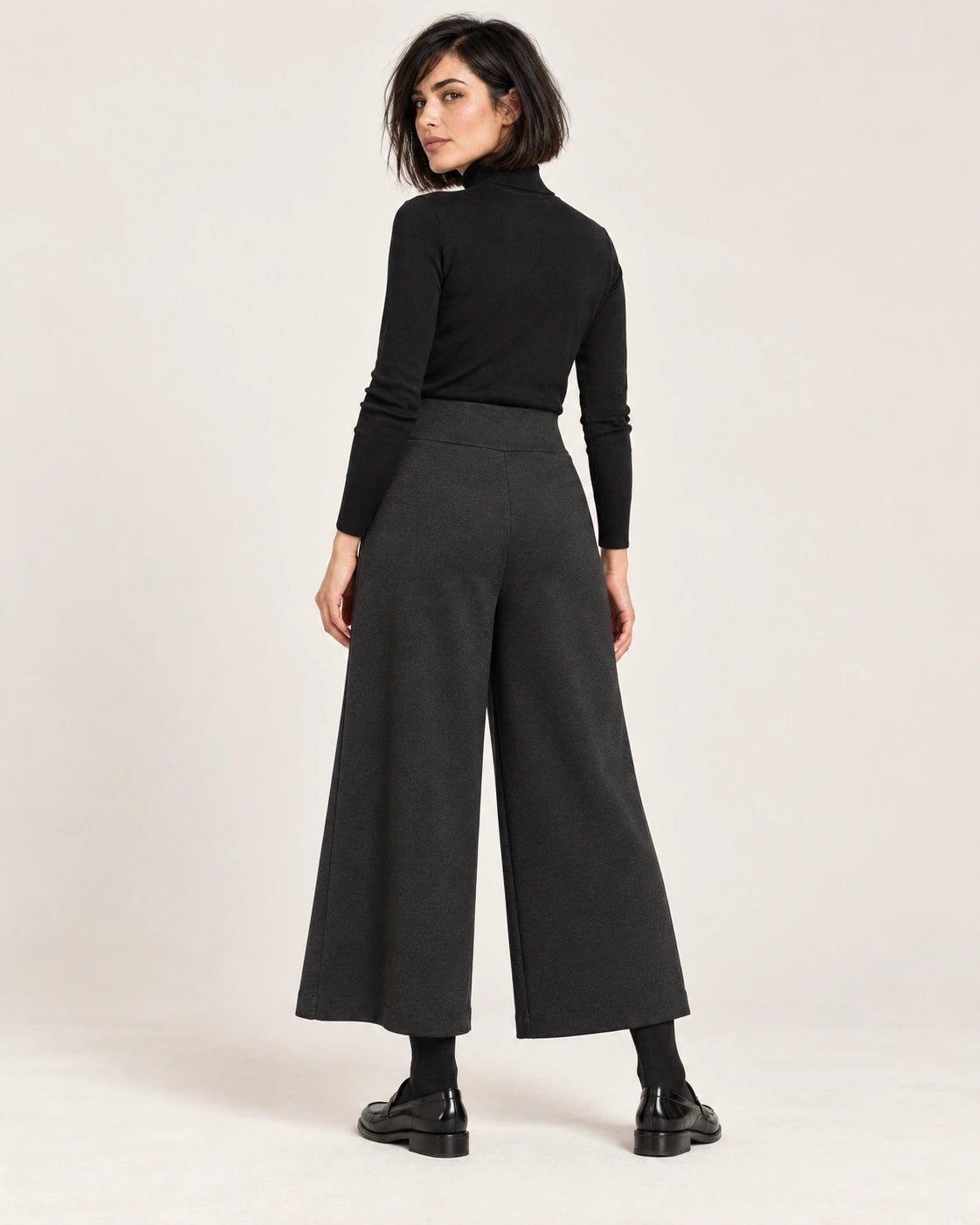 Pantalone palazzo nero, vista posteriore - MADAME VENICE - FW26 - PESARO - PUNTO MILANO #Colore_Nero