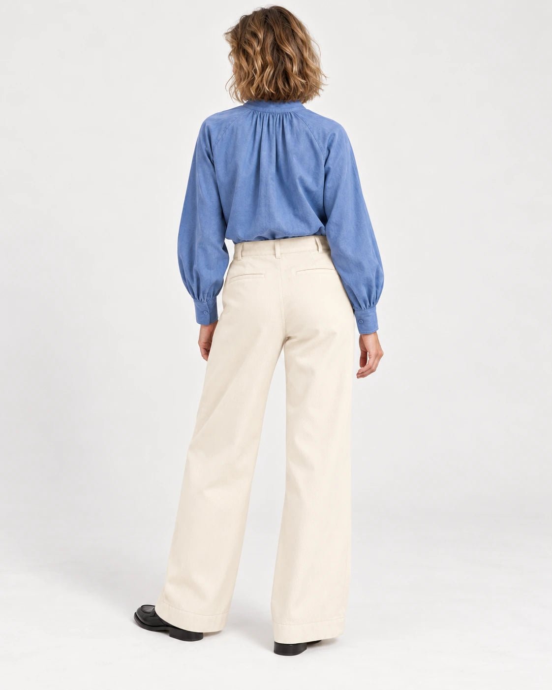 Pantalone palazzo naturale, vista posteriore - MADAME VENICE - FW25 - PRISCILLA - CAPITALE #Colore_Natural