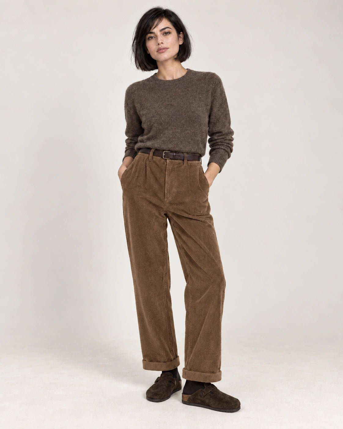 Pantalone riscolto tabacco, vista frontale - MADAME VENICE - FW26 - PATRICIA - VELVET SWEET #Colore_Tabacco