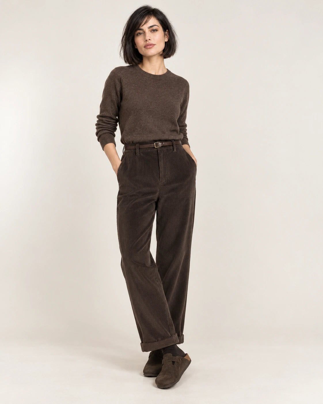 Pantalone riscolto marrone, vista frontale - MADAME VENICE - FW26 - PATRICIA - VELVET SWEET #Colore_Marrone