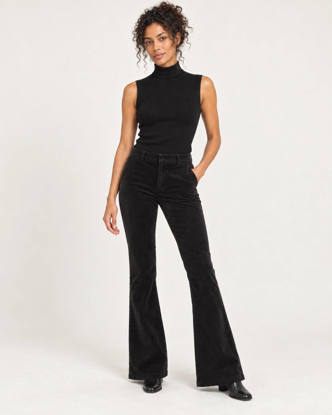 Pantalone zampa nero, vista frontale - MADAME VENICE - FW25 - PAYTON - VELVET 2000 #Colore_Black