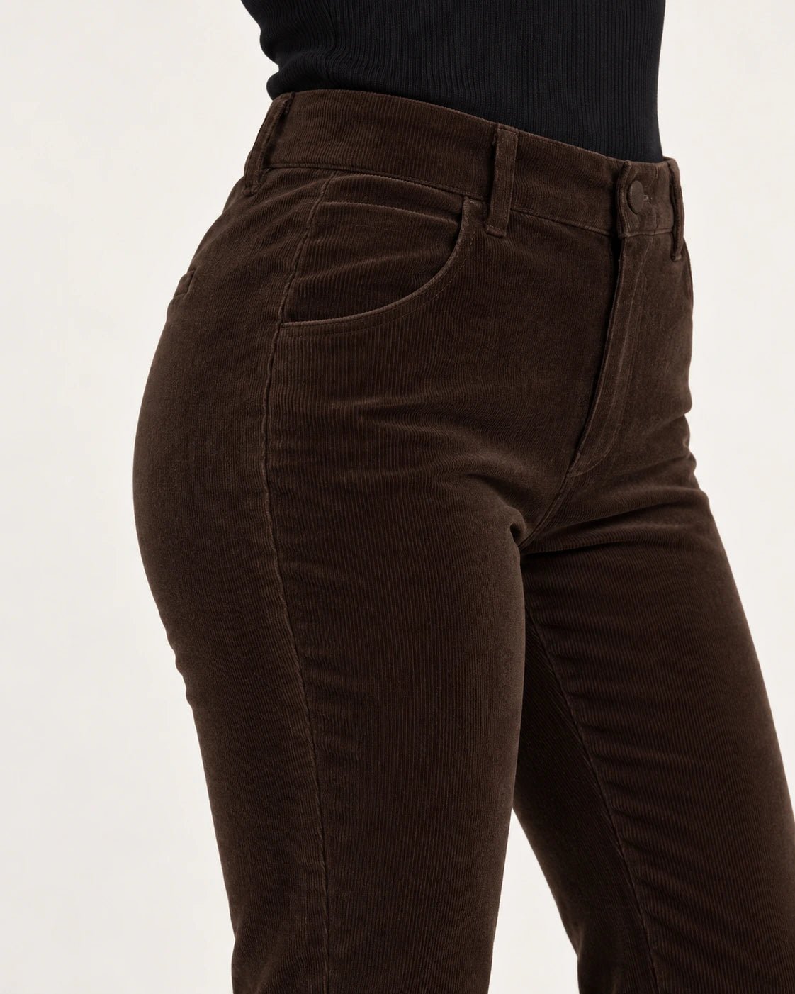 Pantalone zampa marrone, dettaglio della tasca anteriore - MADAME VENICE - FW25 - PAYTON - VELVET 2000 #Colore_Brown