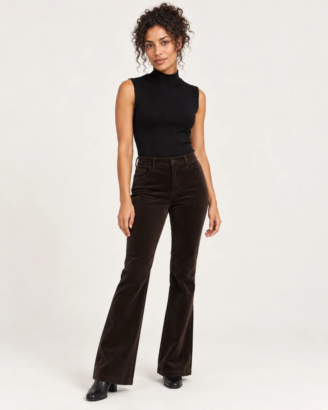 Pantalone zampa marrone, vista frontale - MADAME VENICE - FW25 - PAYTON - VELVET 2000 #Colore_Brown
