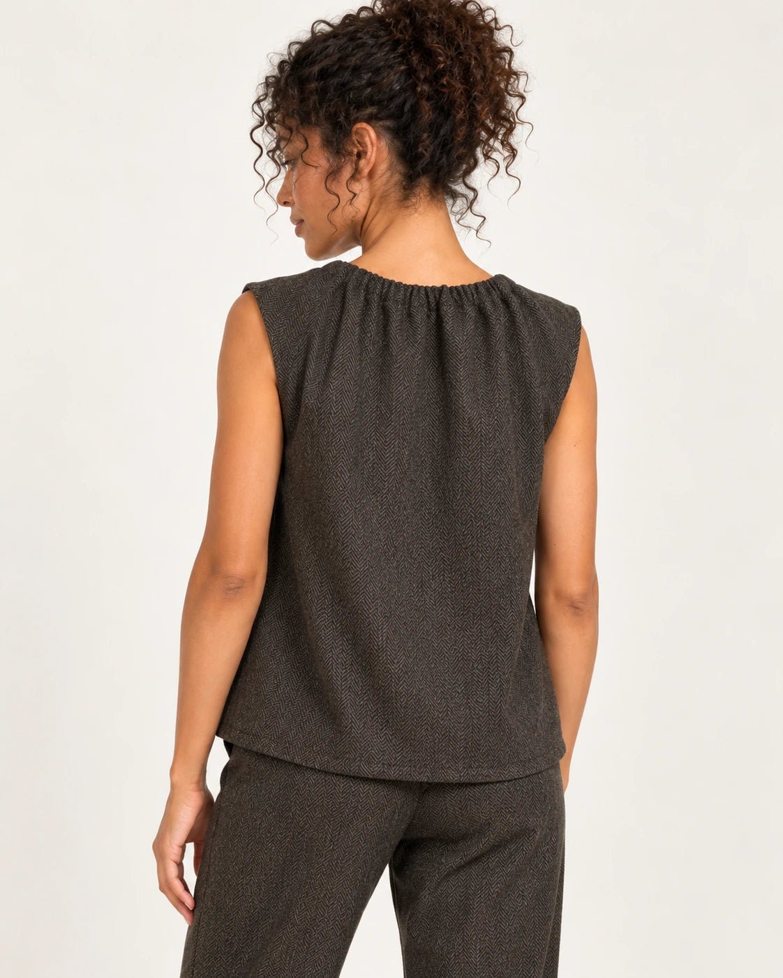 Top marrone, vista posteriore - MADAME VENICE - FW25 - VERA - SPINATINO #Colore_Brown