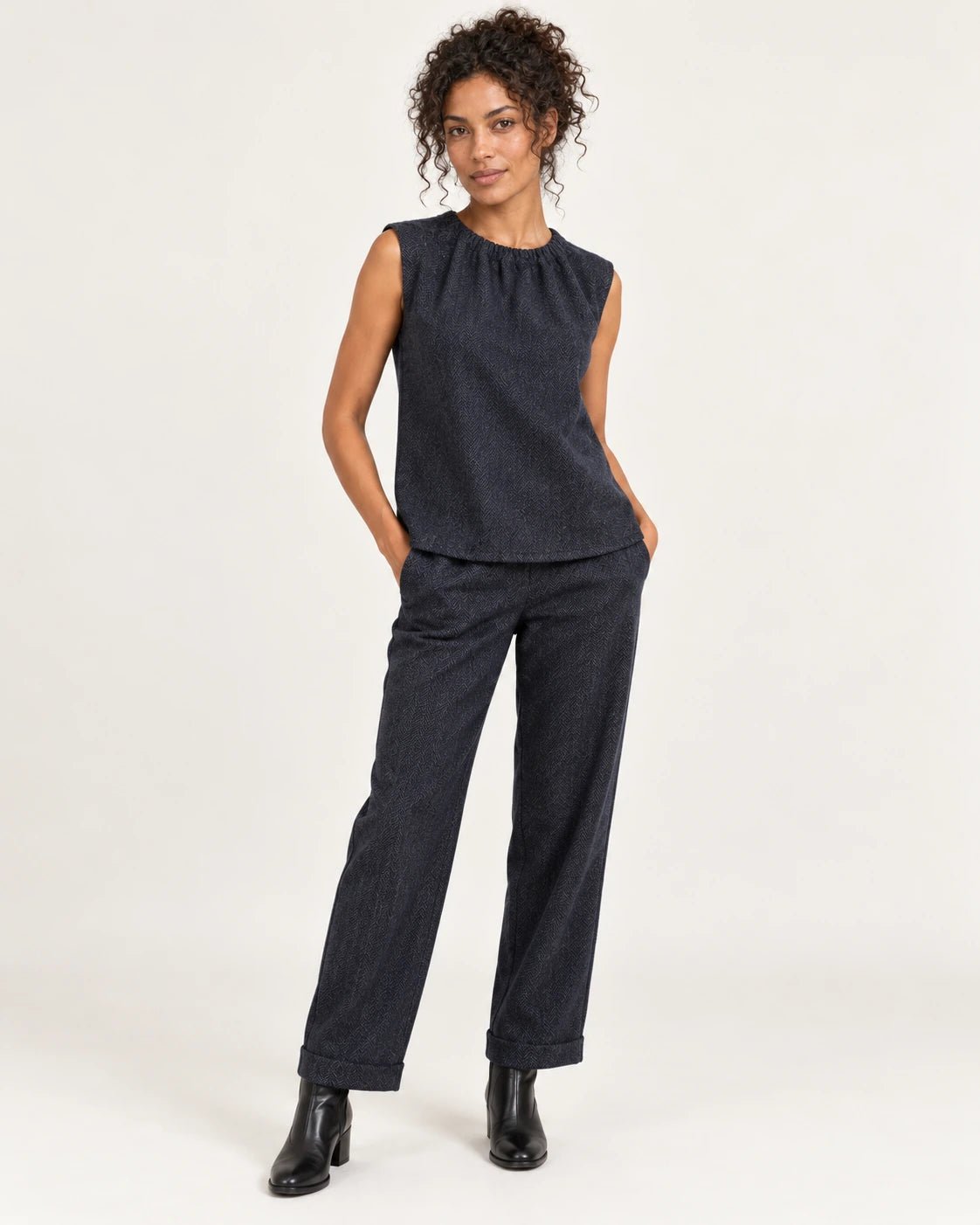 Top blu, vista frontale - MADAME VENICE - FW25 - VERA - SPINATINO #Colore_Blue